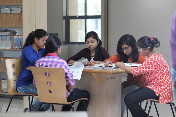 Gardi Vidyapith Rajkot Library photo 2